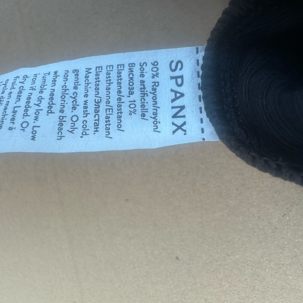 SPANX Black Ribbed Garment - Picture 7 of 8